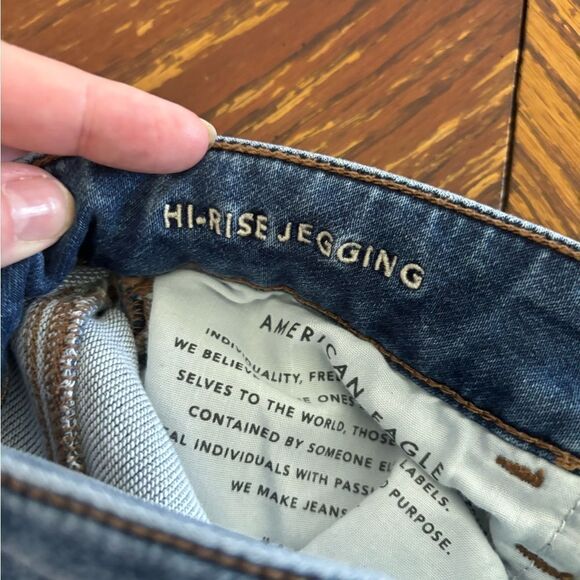 American Eagle distressed hi rise jeggings next level stretch size 2 85% cotton - Picture 2 of 9